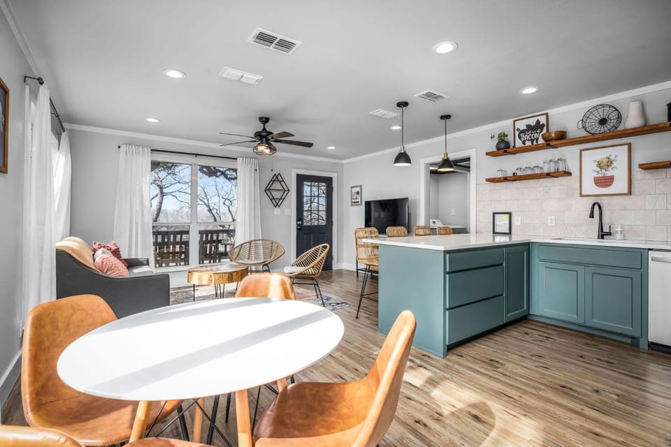 River Access Pet Friendly Fishing BBQ Sleeps 5 House in Kyle