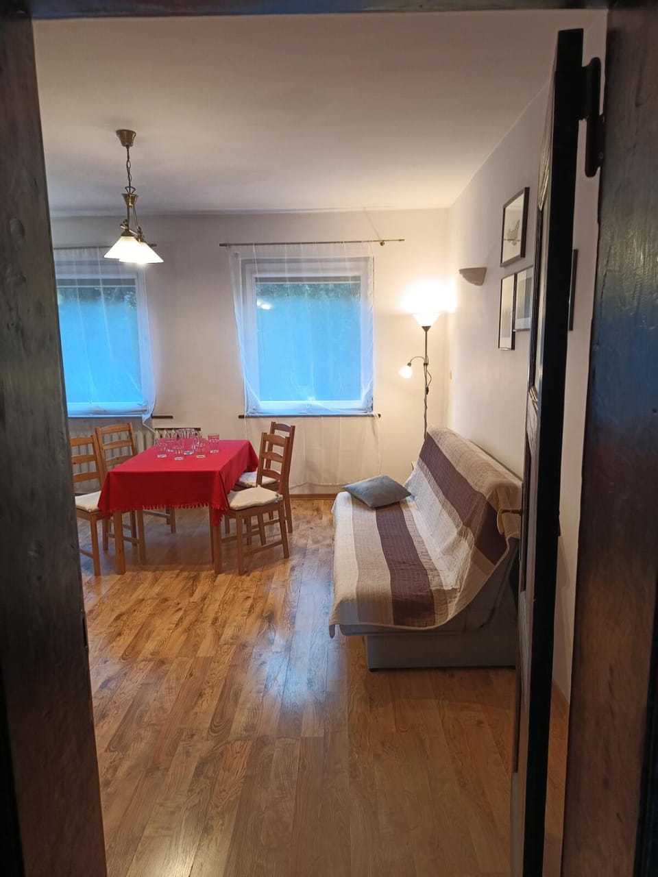 Bed, Living room, Photo of the whole room, Seating area, Dining area, Bedroom