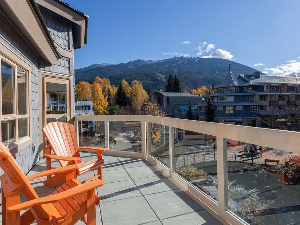Balcony/Terrace, Mountain view