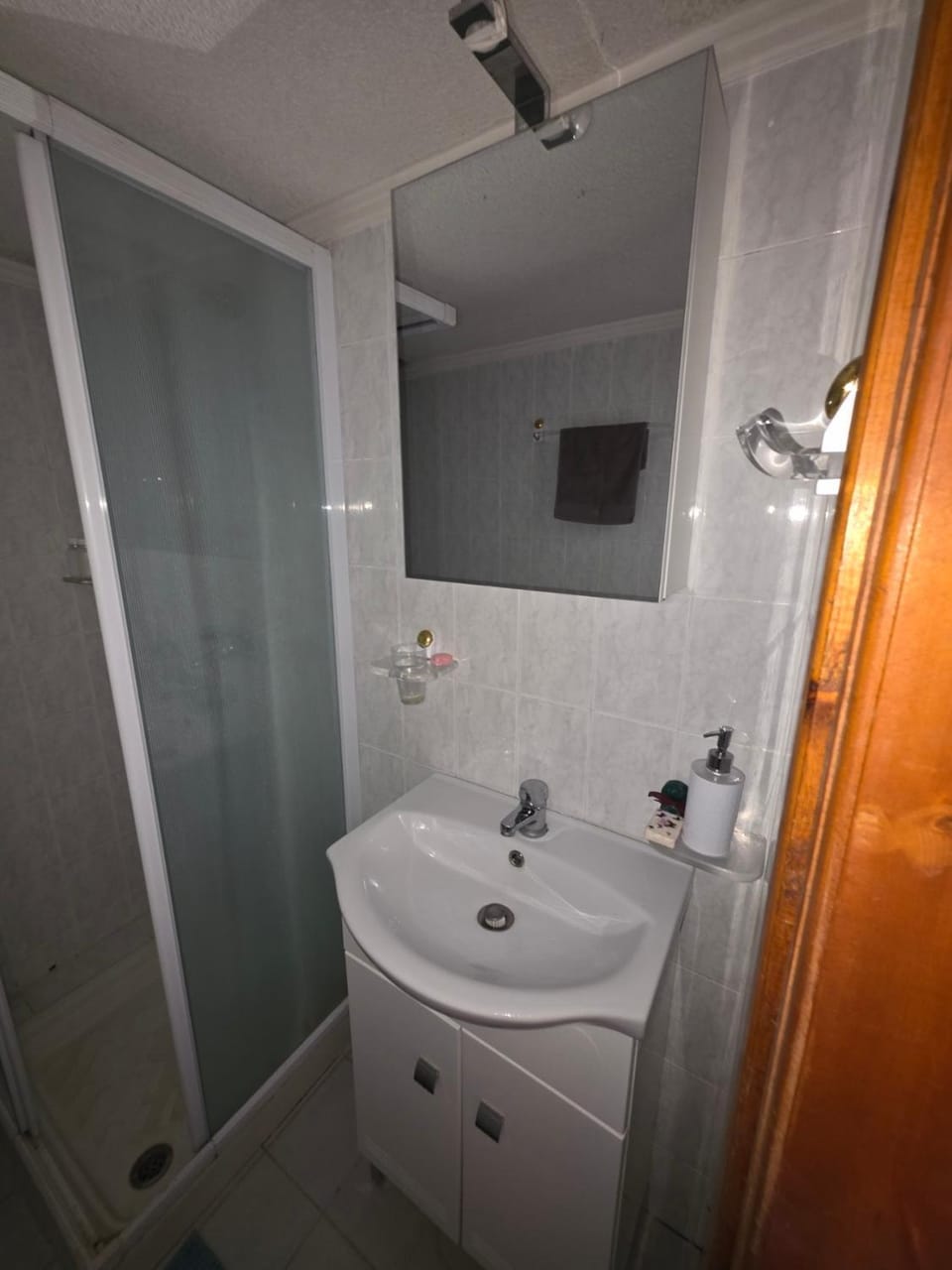 Shower, Bathroom, towels