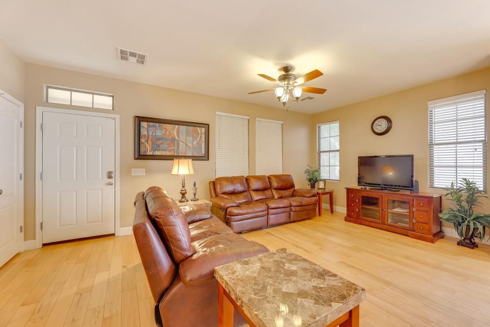 Family Home w/ Community Perks - 8 Mi to Chandler! House in Gilbert