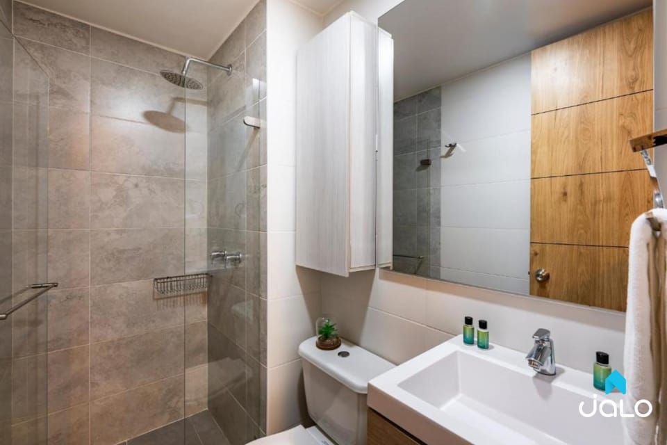 Shower, Bathroom, towels
