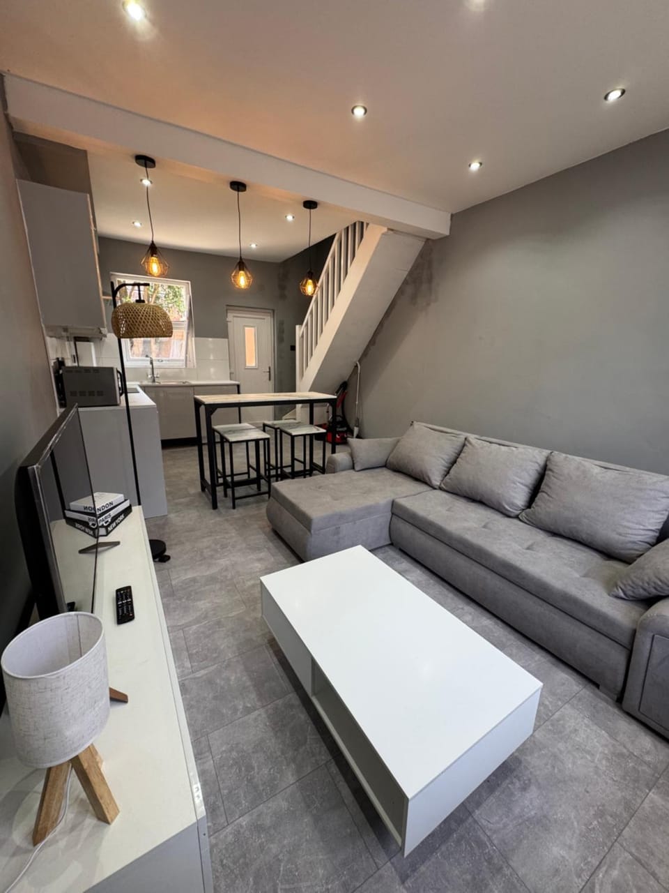 TV and multimedia, Living room, Seating area