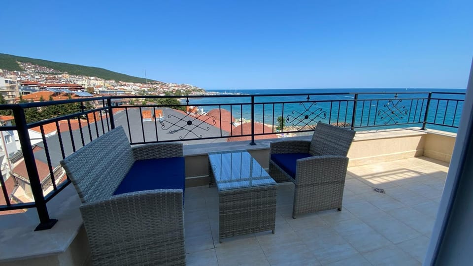 Natural landscape, View (from property/room), Balcony/Terrace, Mountain view, Sea view