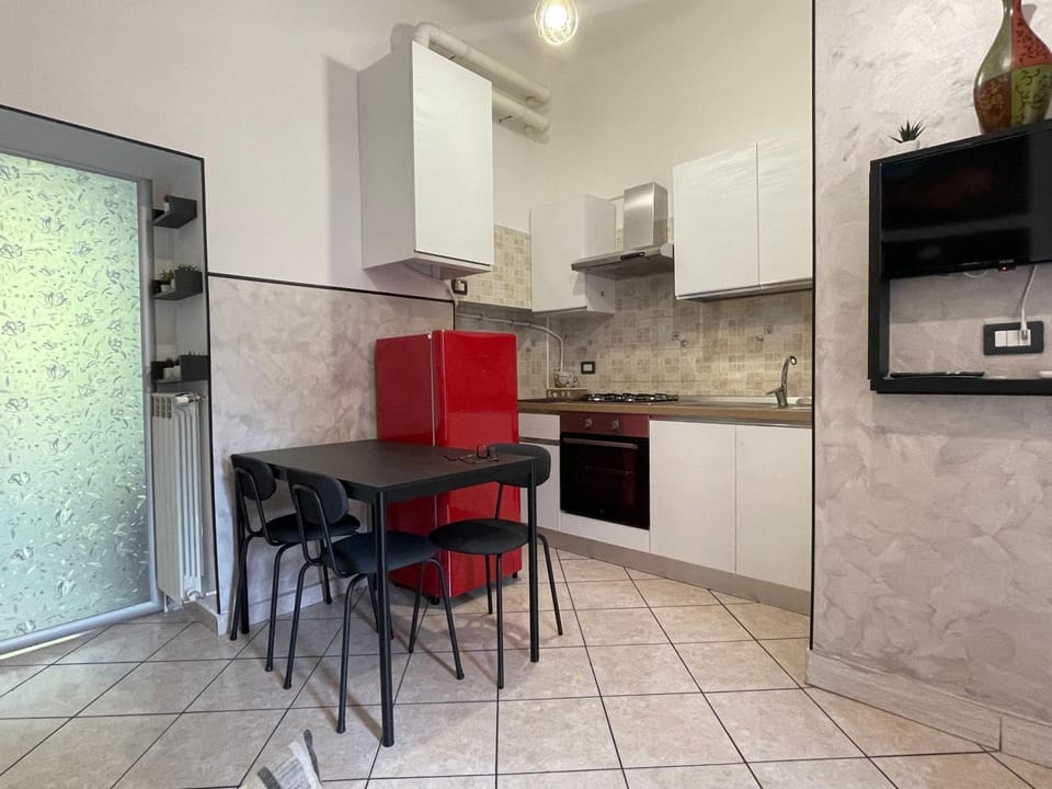 Coffee/tea facilities, Kitchen or kitchenette, furniture, toaster, kitchen