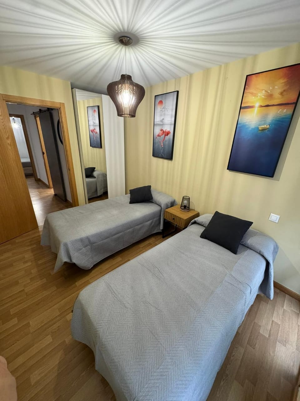Bed, Photo of the whole room, Bedroom