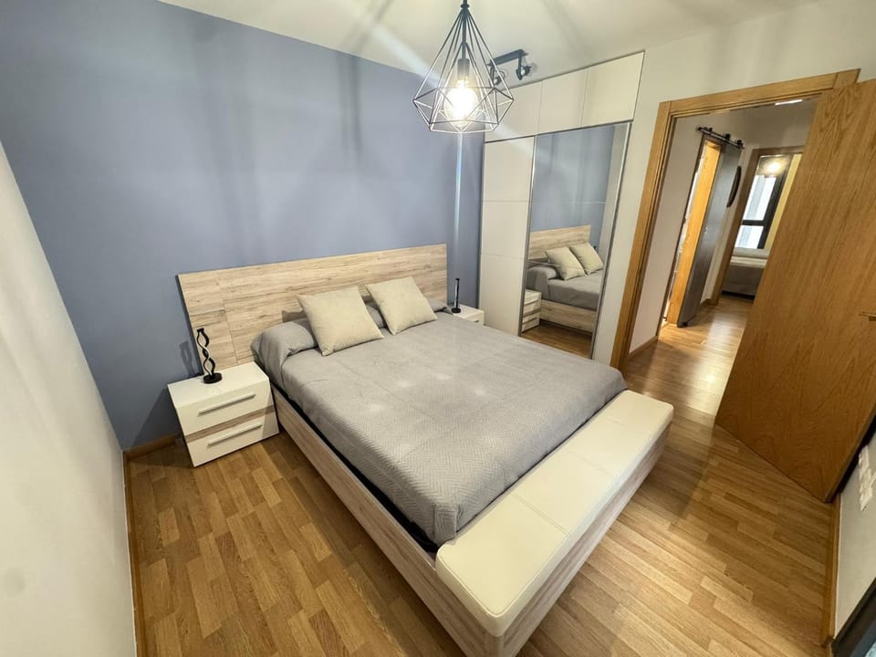 Bed, Photo of the whole room, Bedroom, wardrobe