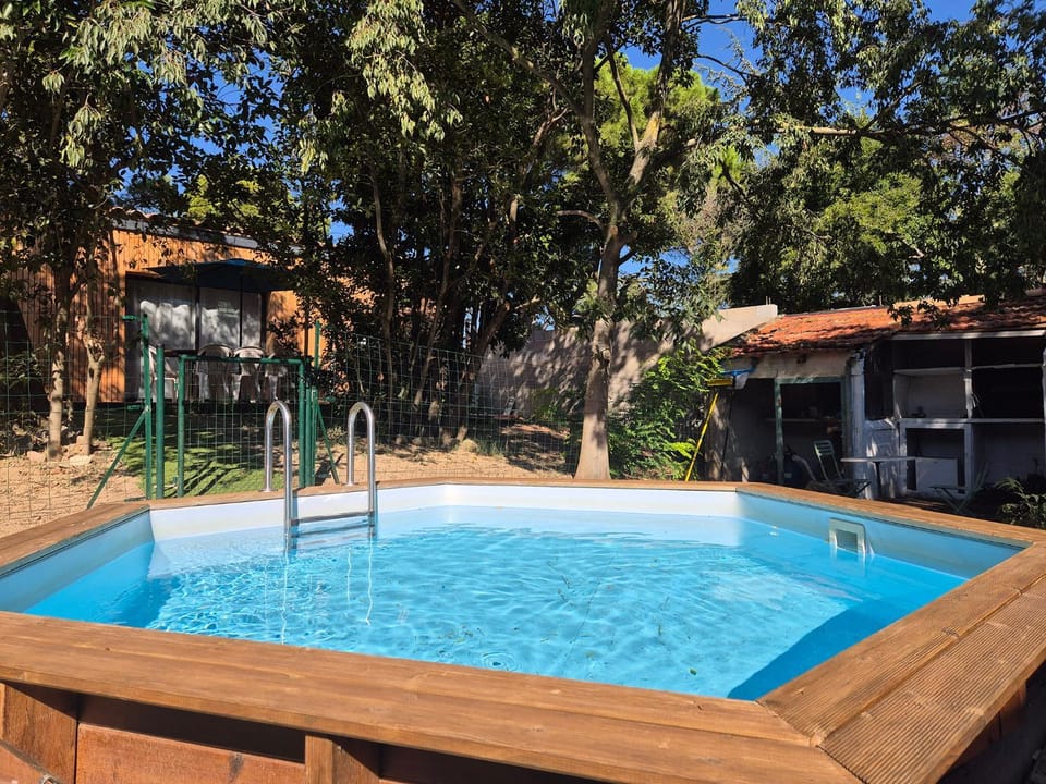 BBQ facilities, Swimming pool