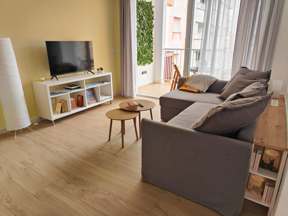 Communal lounge/ TV room, TV and multimedia, Living room