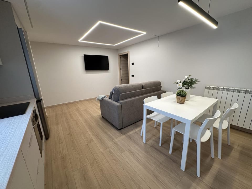 TV and multimedia, Living room, Dining area