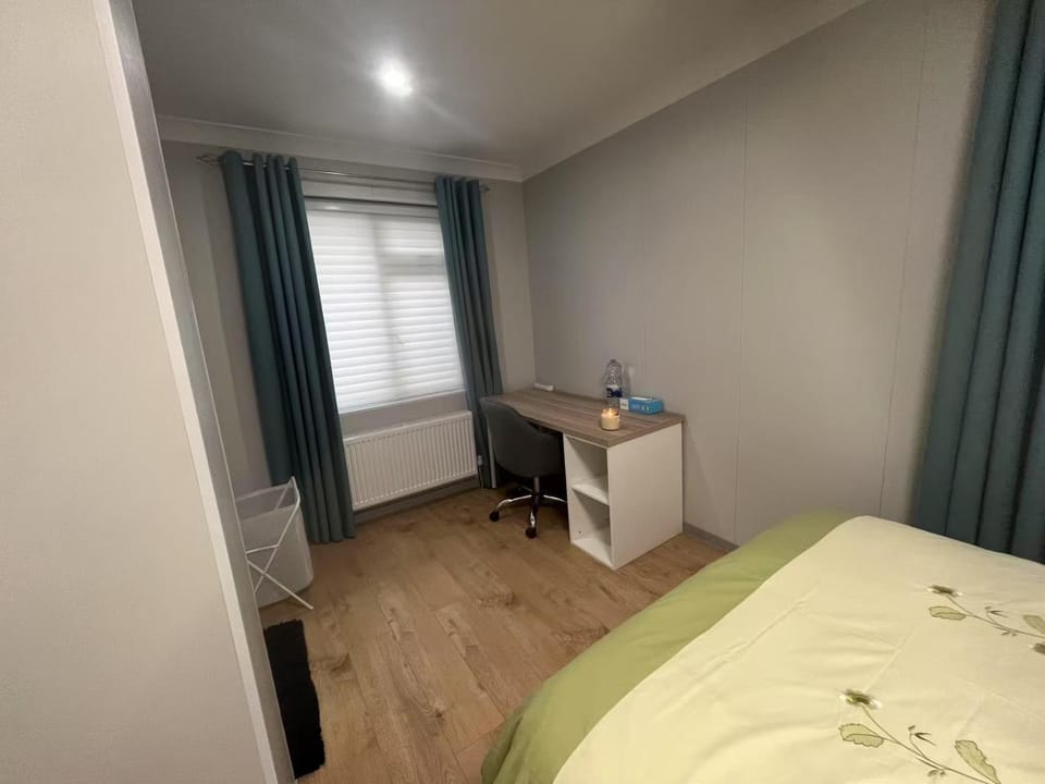 Modern Ensuite Double Bedroom in Dundrum Vacation rental in Dublin
