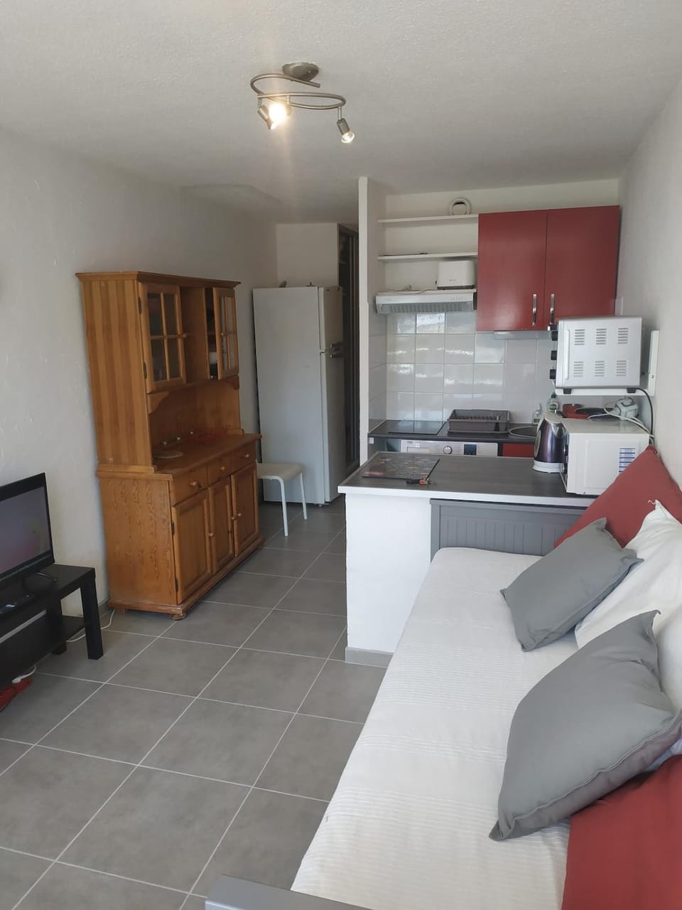 Kitchen or kitchenette, Dining area, pet friendly