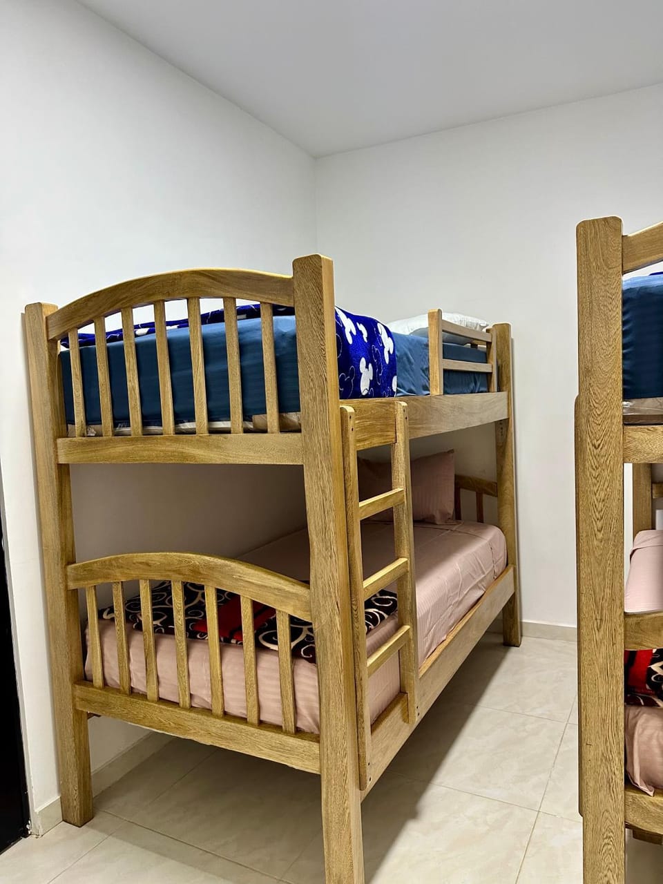 Bed, Photo of the whole room, Bedroom, bunk bed, towels