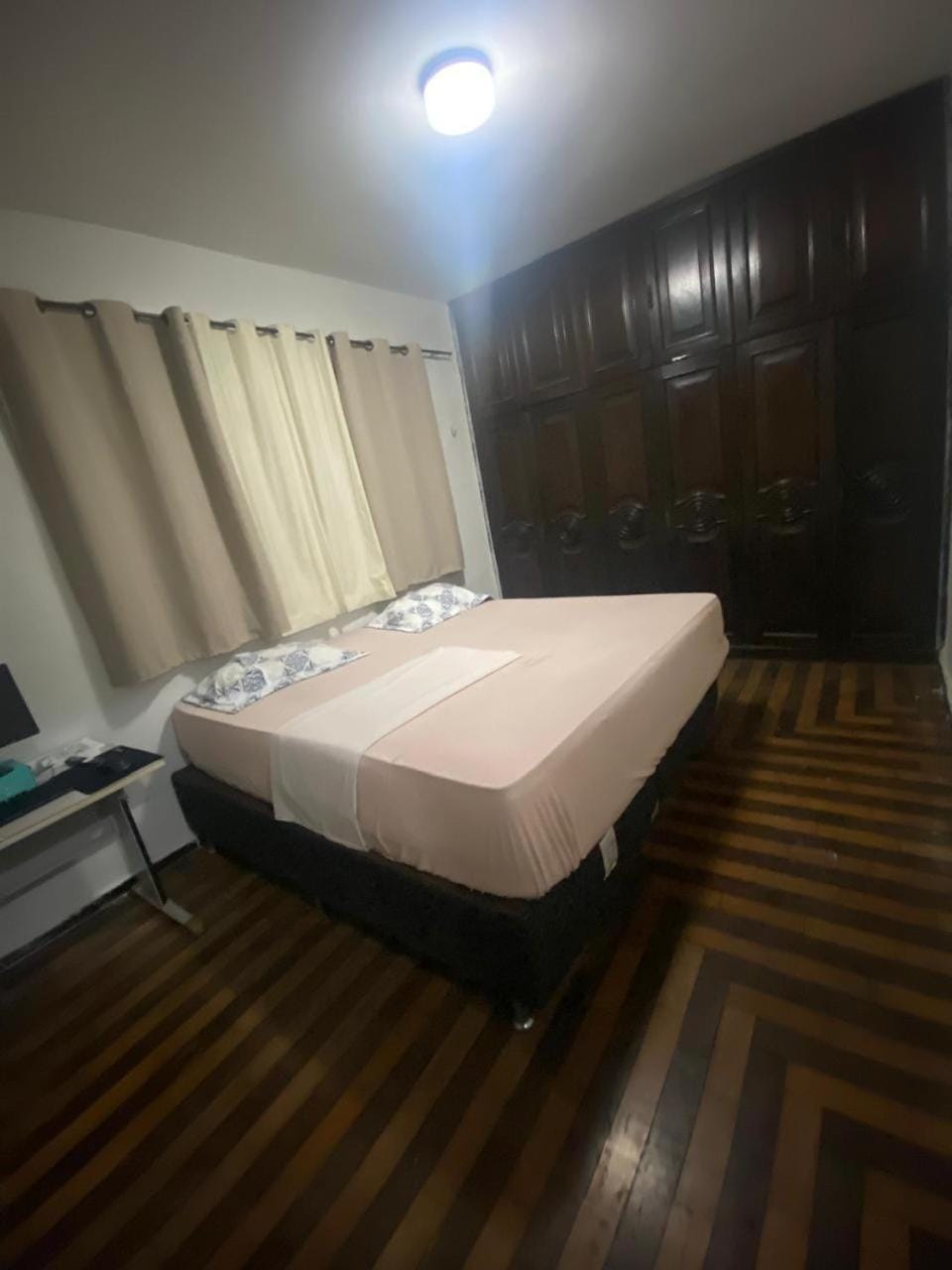 Bed, Bedroom, locker
