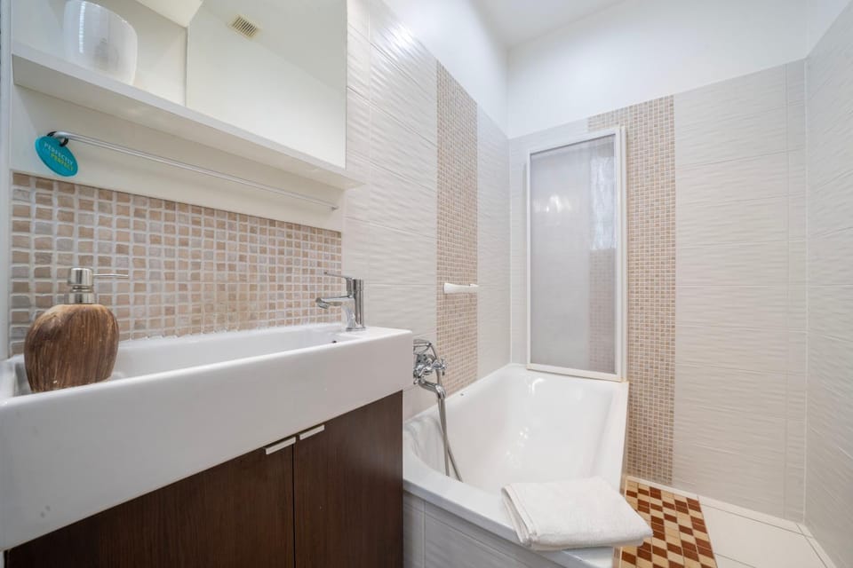 Shower, Bathroom, Bath, towels