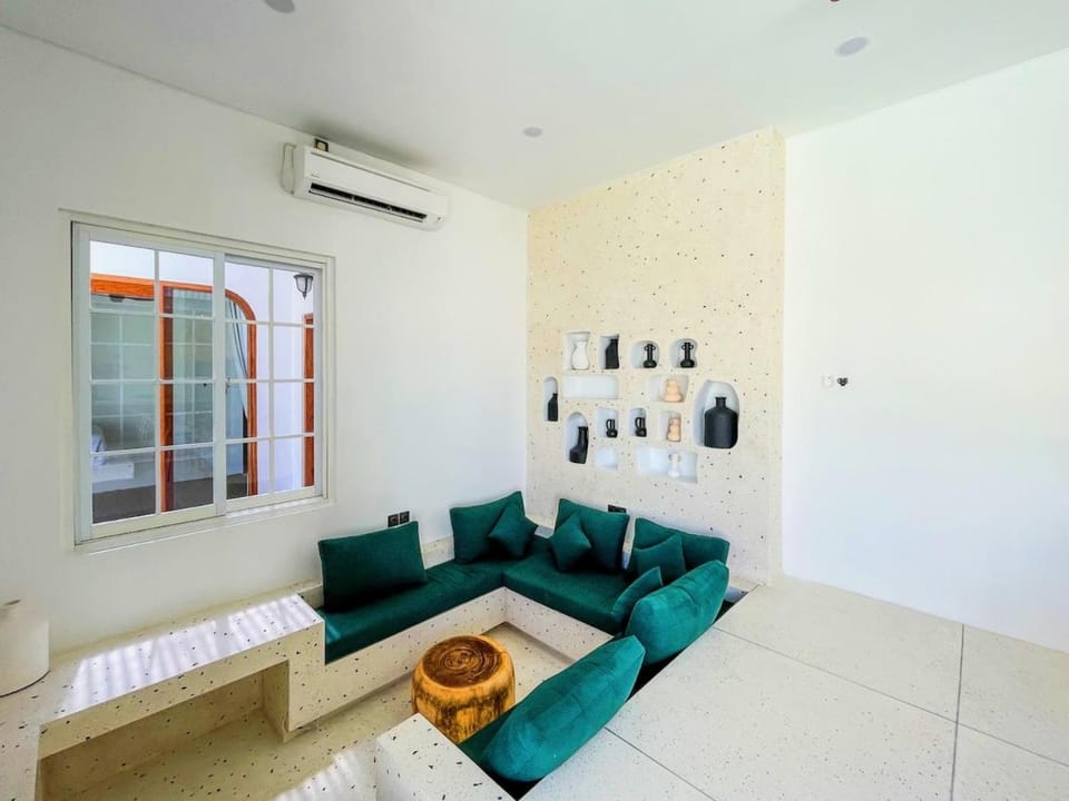 Kuta Mansion 2 - Up to 6 people, full AC, Kuta Villa in Pujut