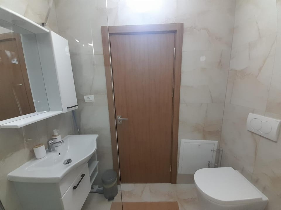 Shower, Toilet, Bathroom