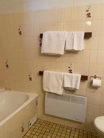 Bathroom, Bath