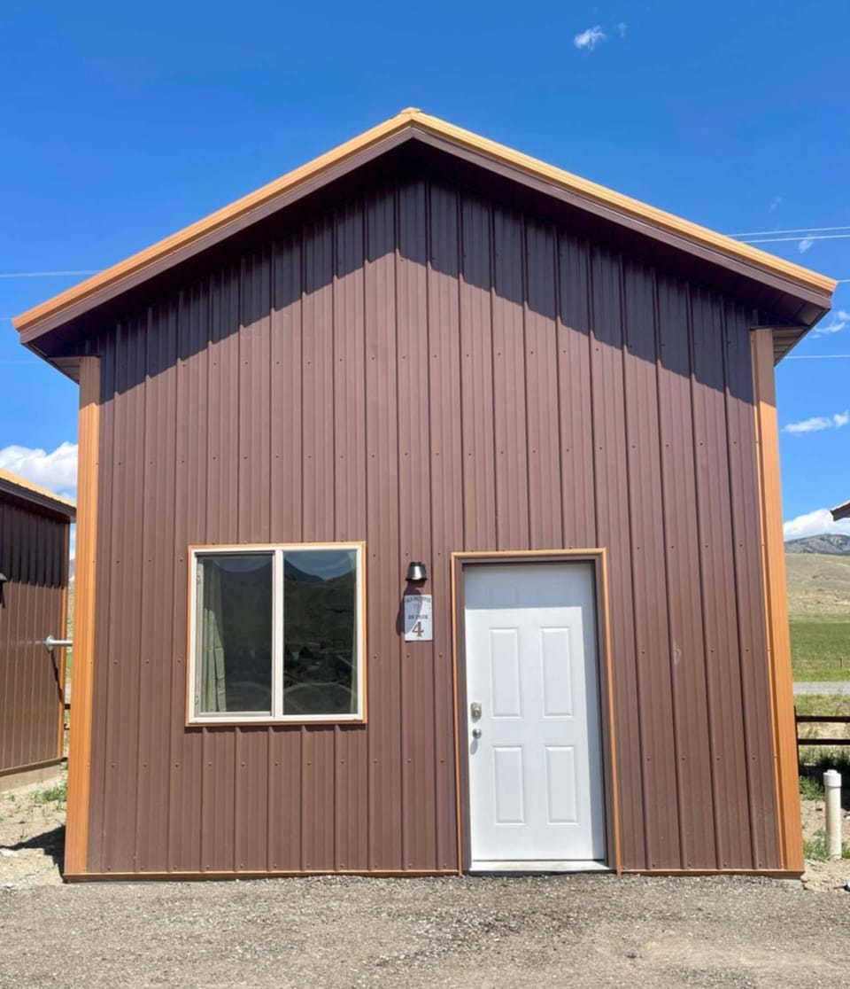 Old Faithful RV Park LLC House in Wapiti