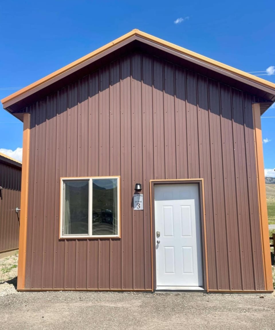 Old Faithful RV Park LLC House in Wapiti