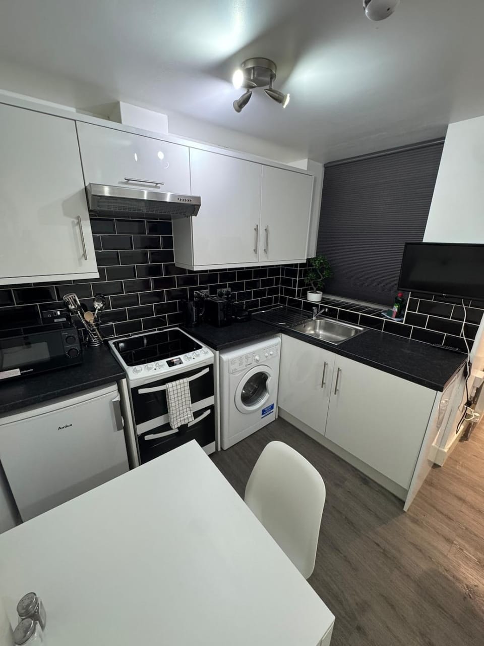 Modern Studio Flat by Belsize Park Station Apartment in London Borough of Camden