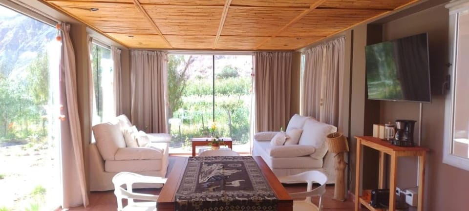 Red Hill Lodge Purmamarca House in Purmamarca