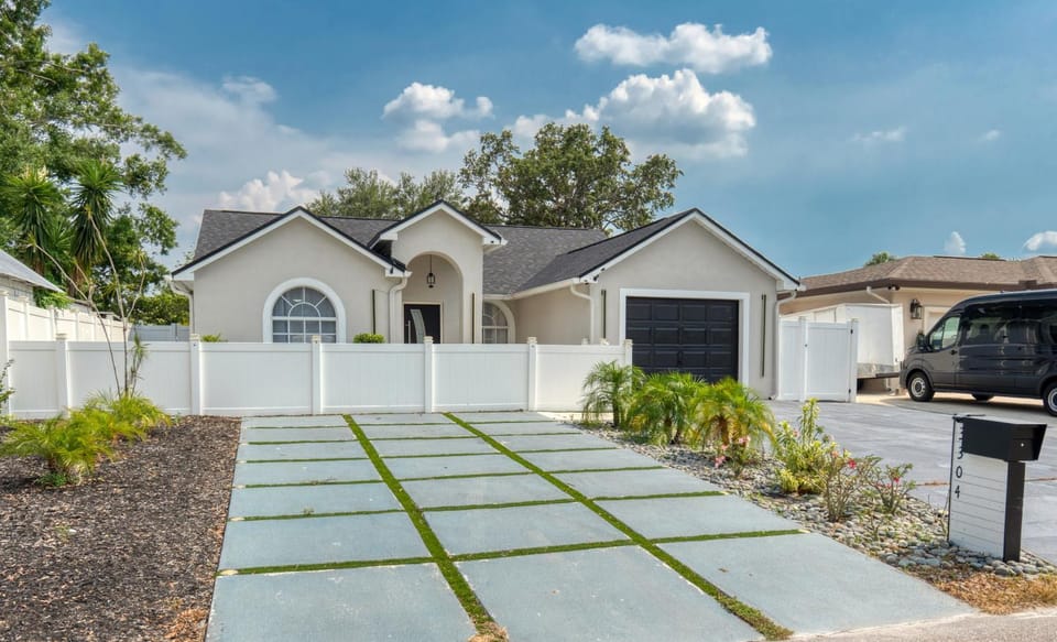 Luxury apartment 1 mile away from Raymond James stadium Apartment in Tampa