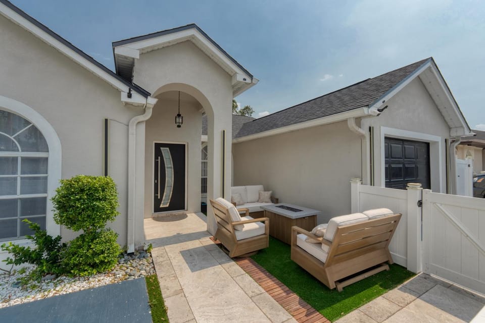 Luxury apartment 1 mile away from Raymond James stadium Apartment in Tampa