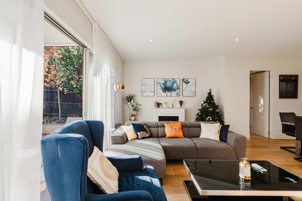 Spacious 4BR Designer Home in Prime Brighton East House in Melbourne