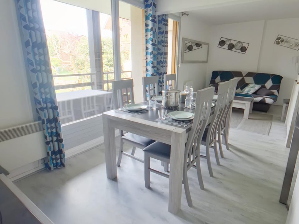 Appartement 2 chambres avec balcon près des pistes aux Rousses - FR-1-834-2 Apartment in Jura