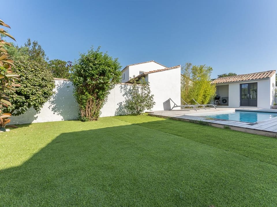 Maison familiale pour 10 avec patio et piscine à La Flotte - FR-1-835-29 Villa in La Flotte