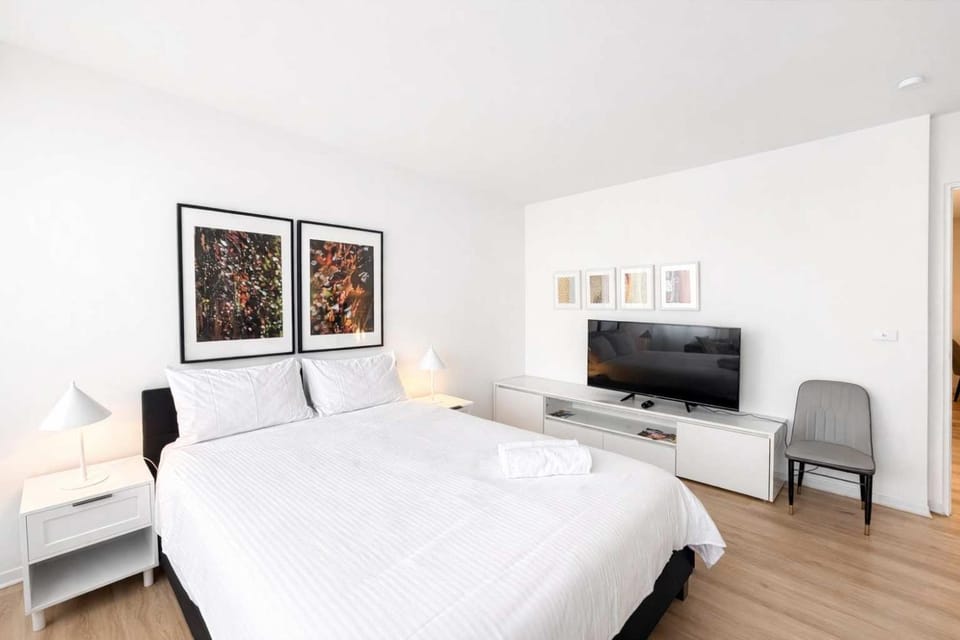 Brunswick 2BR Living Near Lygon & Sydney Rd Apartment in Melbourne