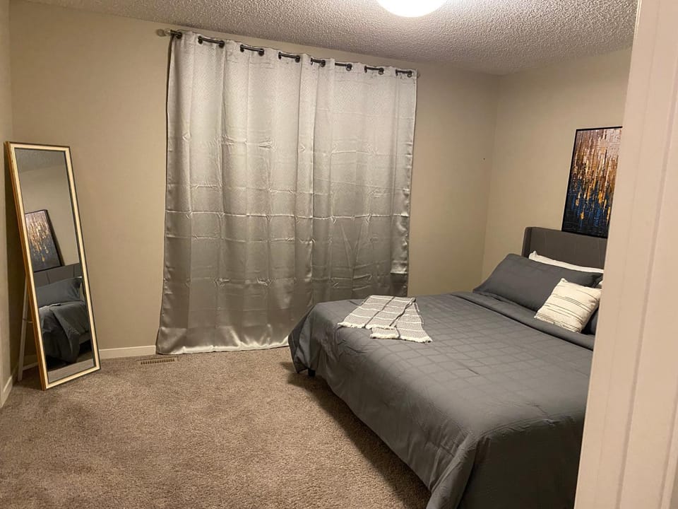 Bed, Photo of the whole room, Bedroom, wardrobe
