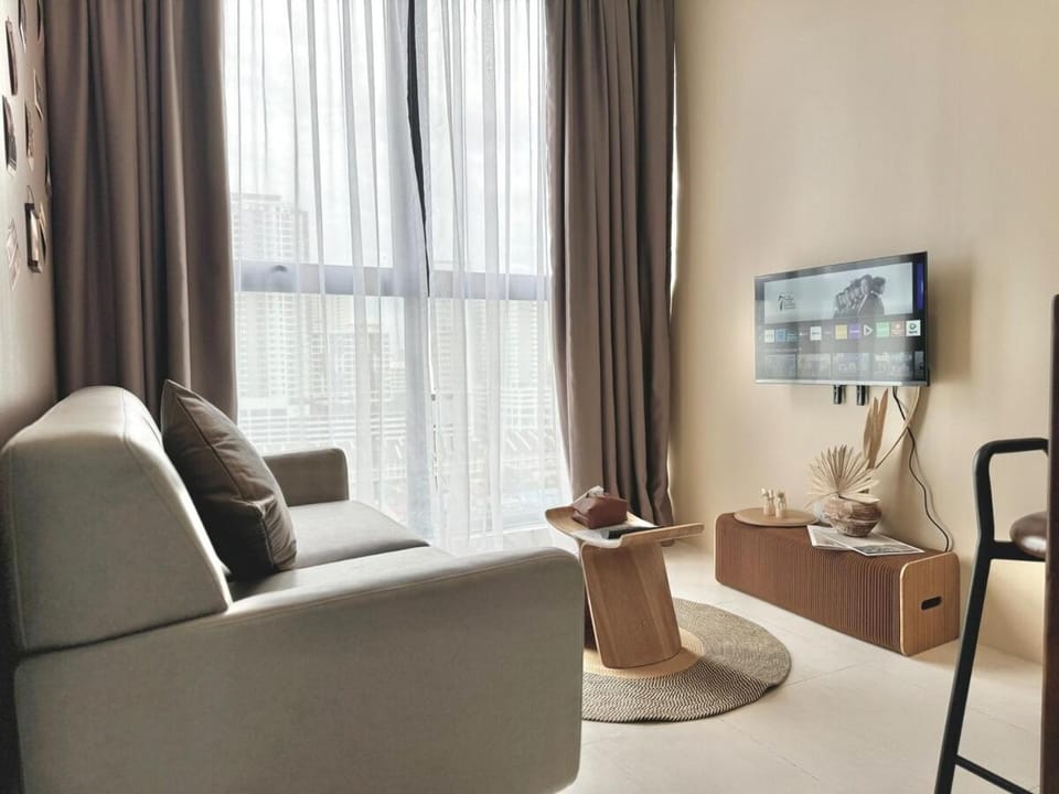 Urban Suites #Tiny walnut 2BR1bath suite #Infinity Pool #4pax #2 Queens #Quality well maintained #Private host Apartment in George Town