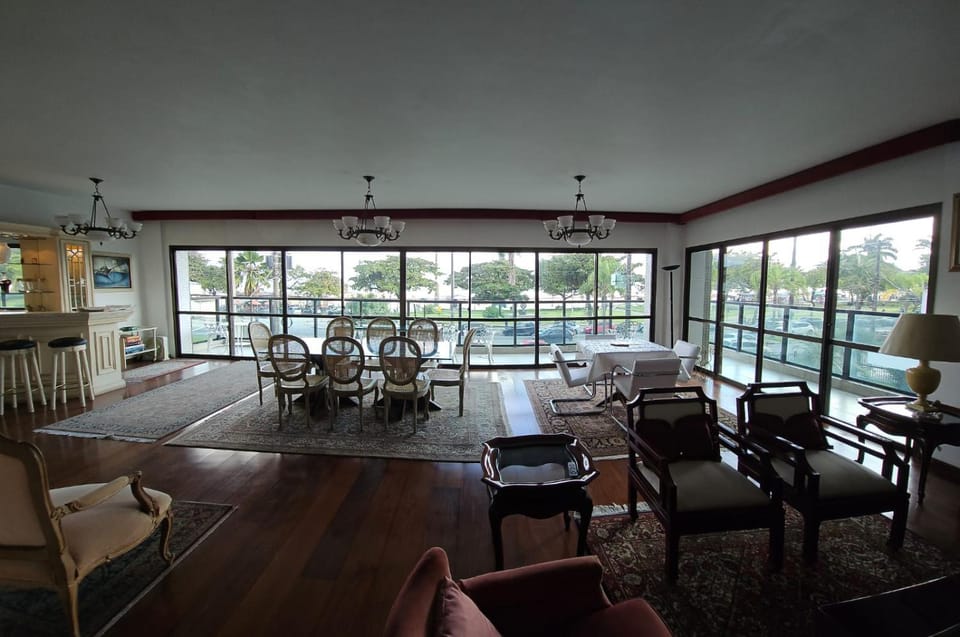 Seating area, Dining area