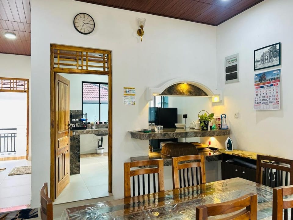 Aura Home Stay Bed and Breakfast in Sri Lanka