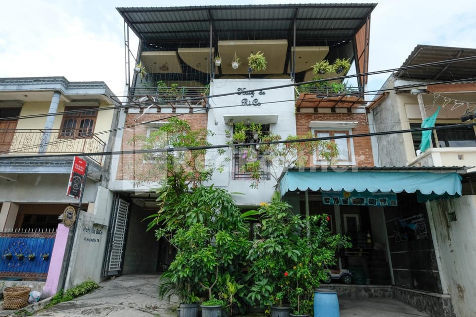 Facade/entrance