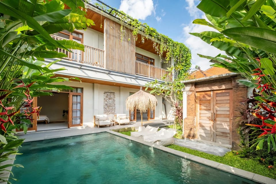 Property building, Swimming pool