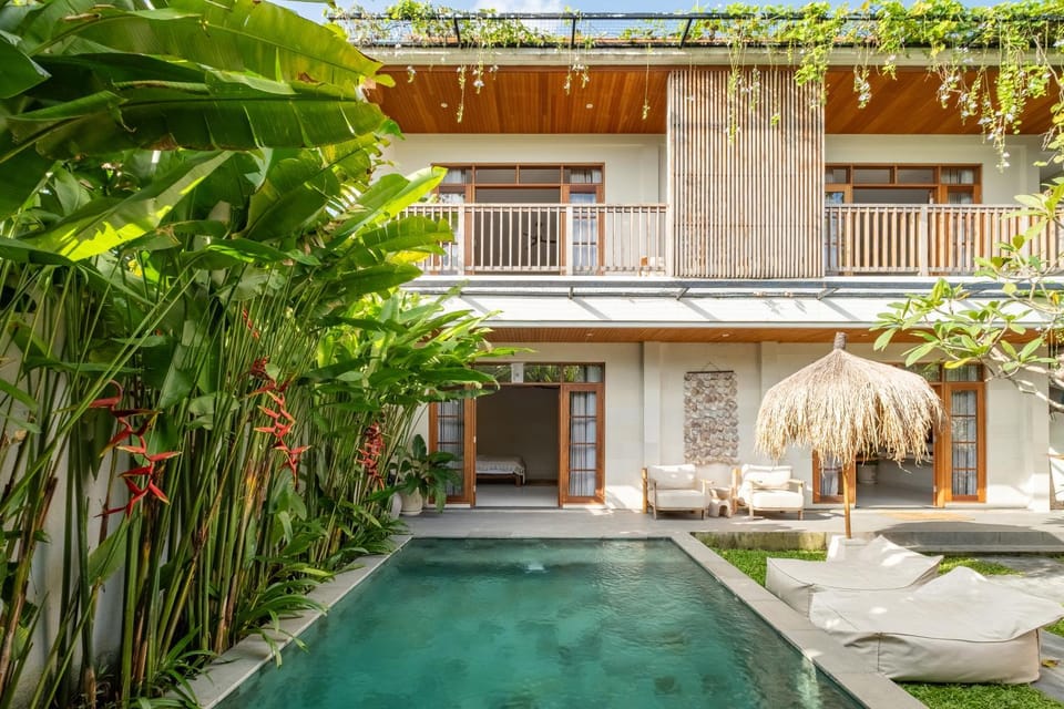 Property building, Swimming pool