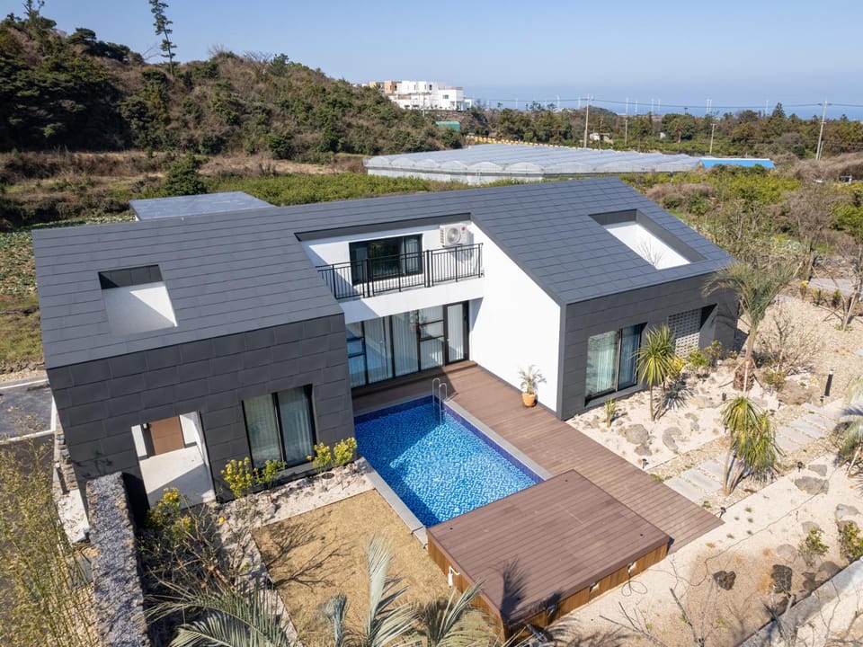 Gobajinin Private Pool Villa House in South Korea