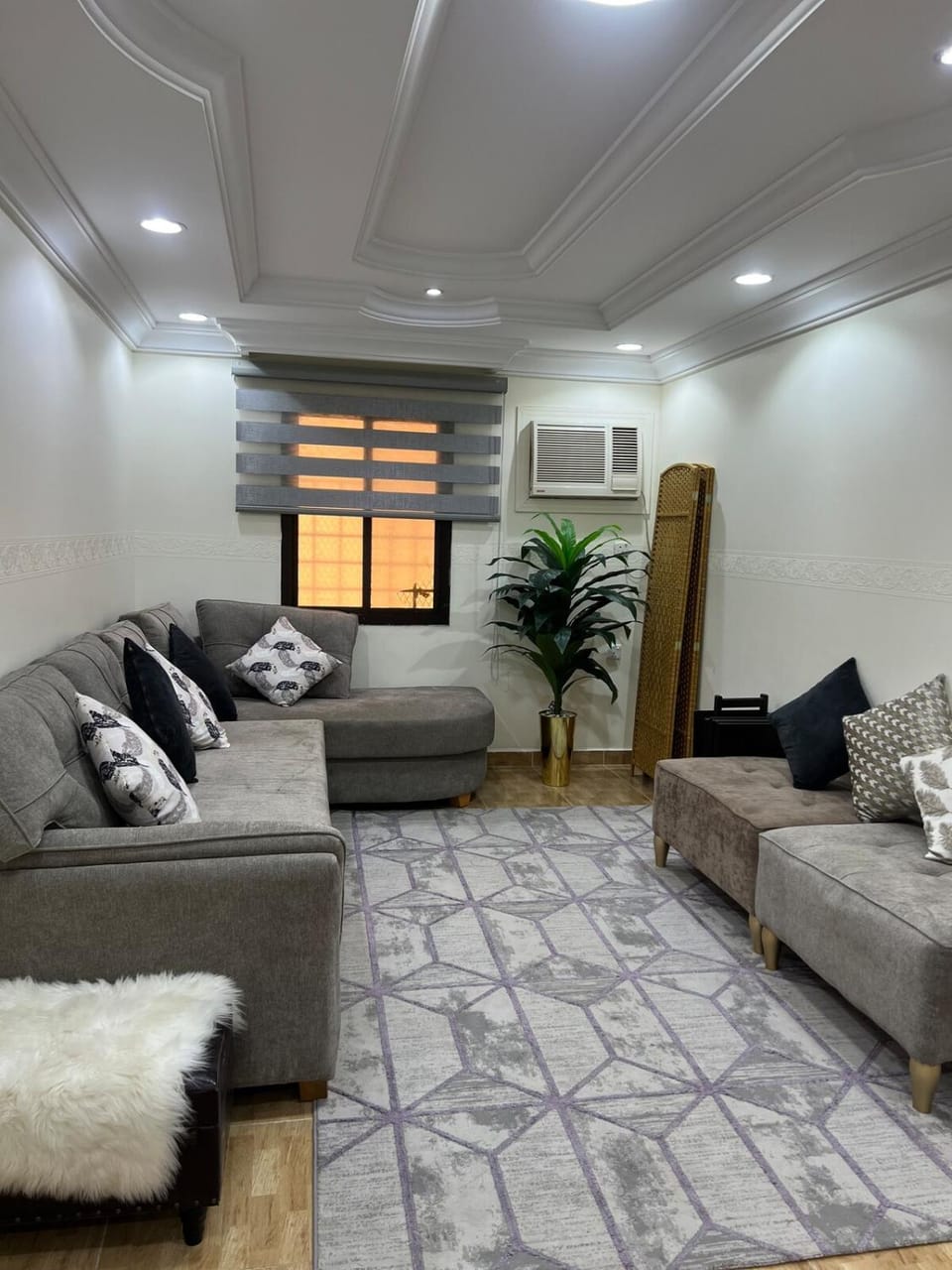 Living room, Seating area, air conditioner