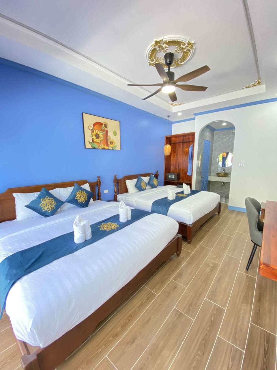 Bed, Photo of the whole room, Bedroom