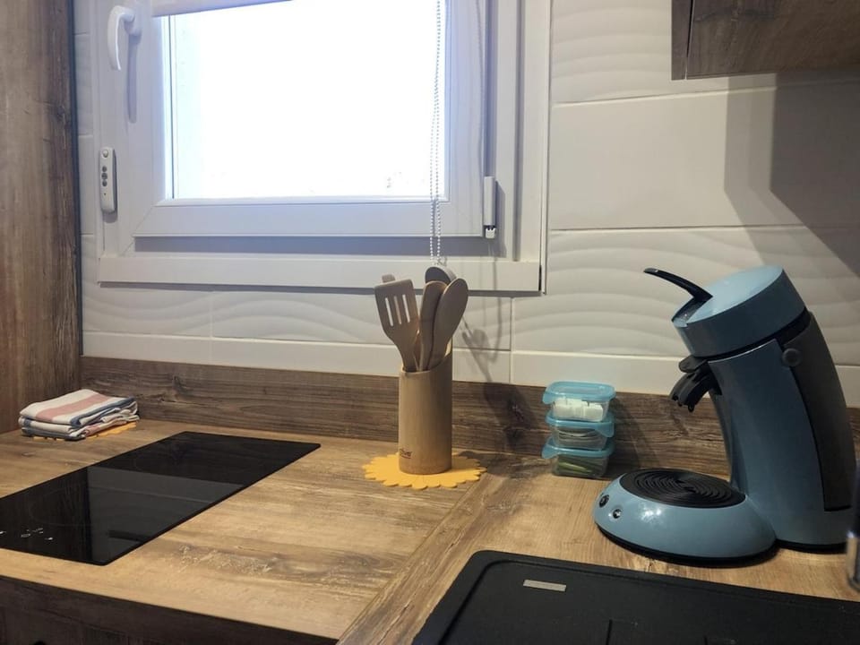 microwave, oven, kitchen