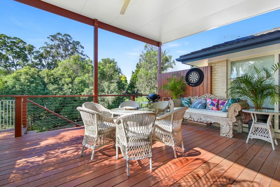 View (from property/room), Balcony/Terrace, Dining area, Garden view