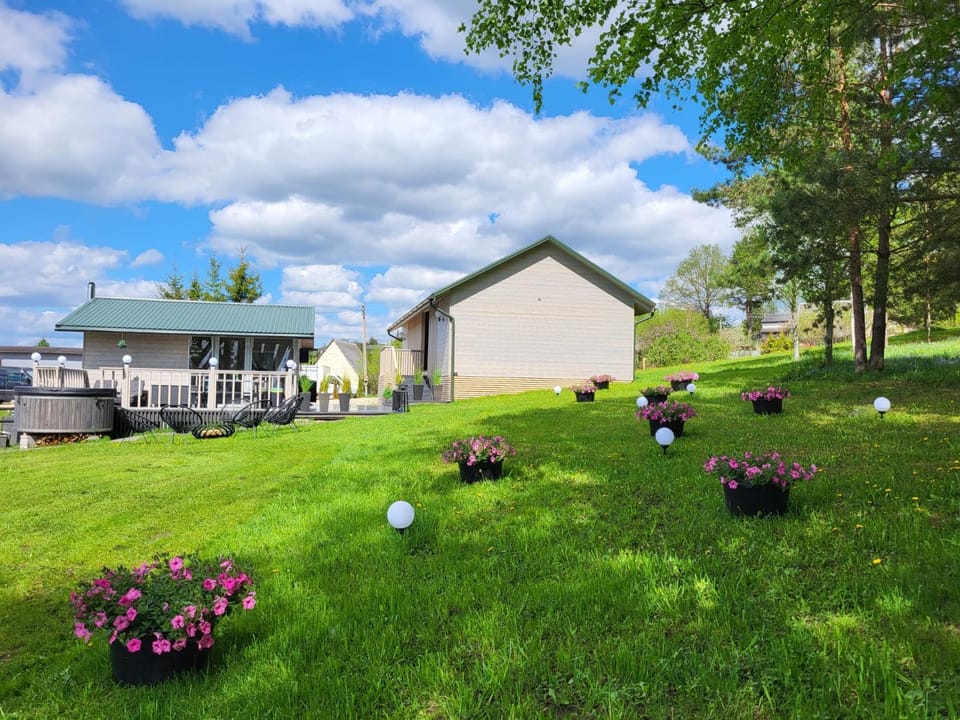 Property building, Day, Natural landscape, Garden, Garden view