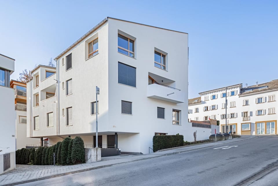 Property building, Day, Neighbourhood, Street view, Location