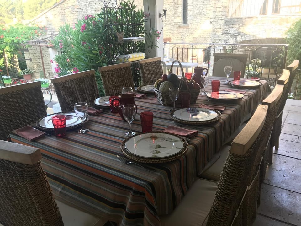 Patio, Dining area