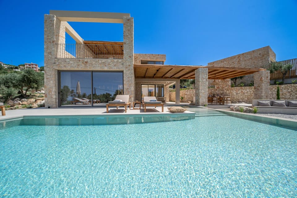 Patio, Day, Natural landscape, Living room, Seating area, Dining area, Pool view, Swimming pool, sunbed