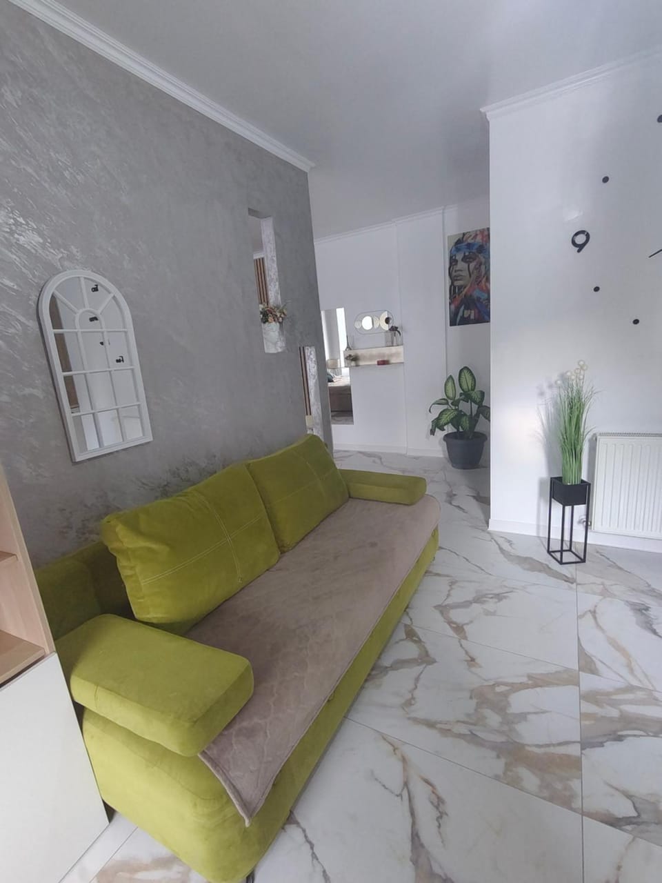 Double R Apartment in Romania