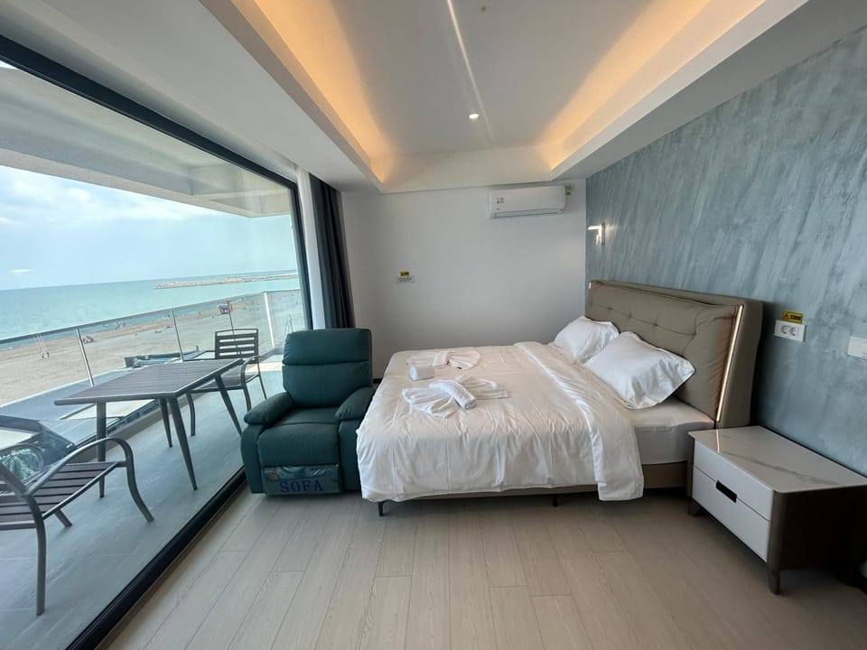 Bed, Natural landscape, Photo of the whole room, Bedroom, Sea view, towels